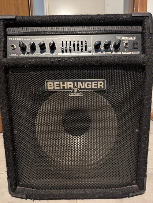 Vendo Amplificatore Basso